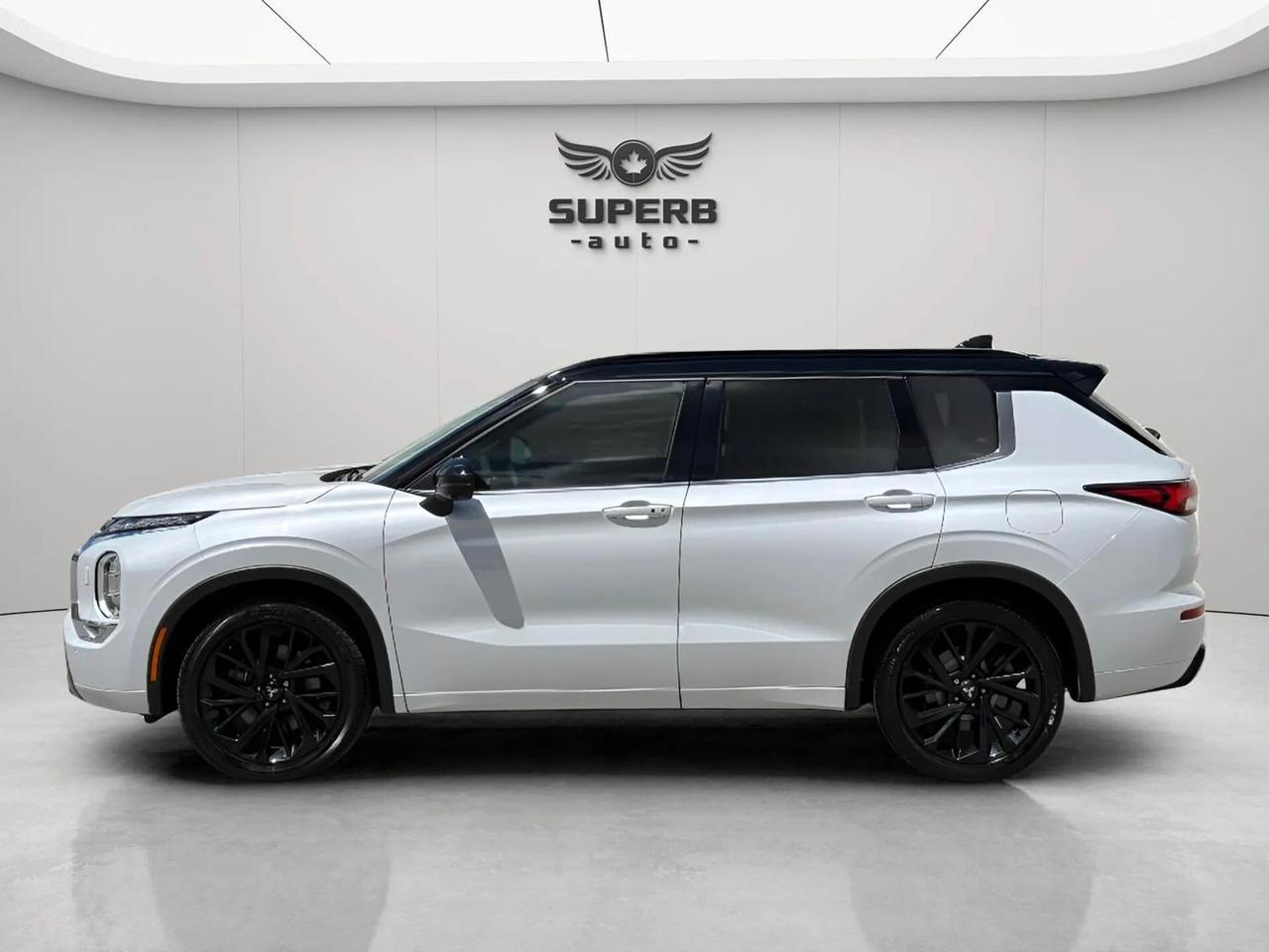 2024 Mitsubishi Outlander GT   S-AWC   PLUG-IN HYBRID   NO ACCIDENT Photo