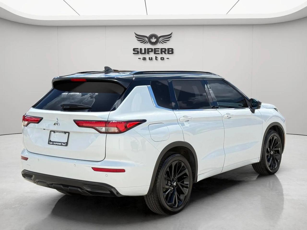 2024 Mitsubishi Outlander GT   S-AWC   PLUG-IN HYBRID   NO ACCIDENT Photo