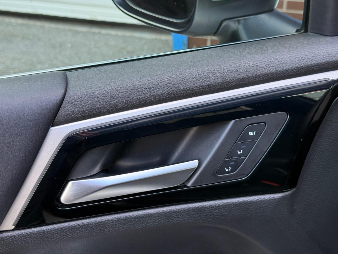 2024 Mitsubishi Outlander GT   S-AWC   PLUG-IN HYBRID   NO ACCIDENT Photo