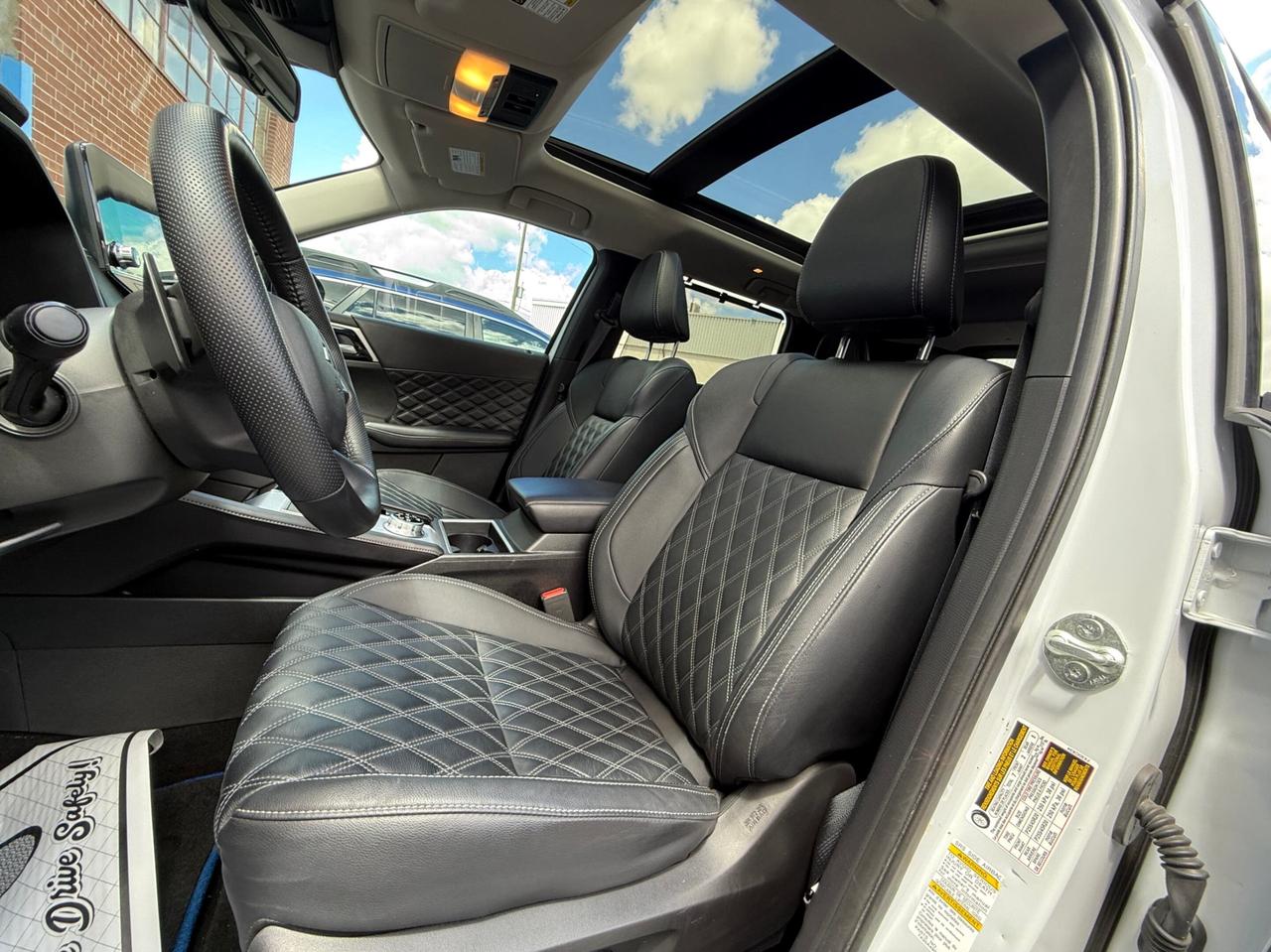 2024 Mitsubishi Outlander GT   S-AWC   PLUG-IN HYBRID   NO ACCIDENT Photo