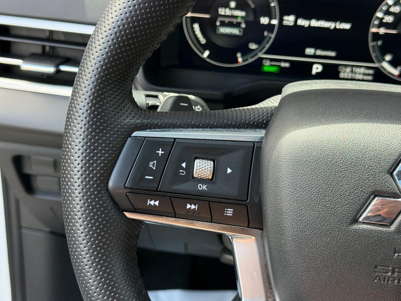 2024 Mitsubishi Outlander GT   S-AWC   PLUG-IN HYBRID   NO ACCIDENT Photo