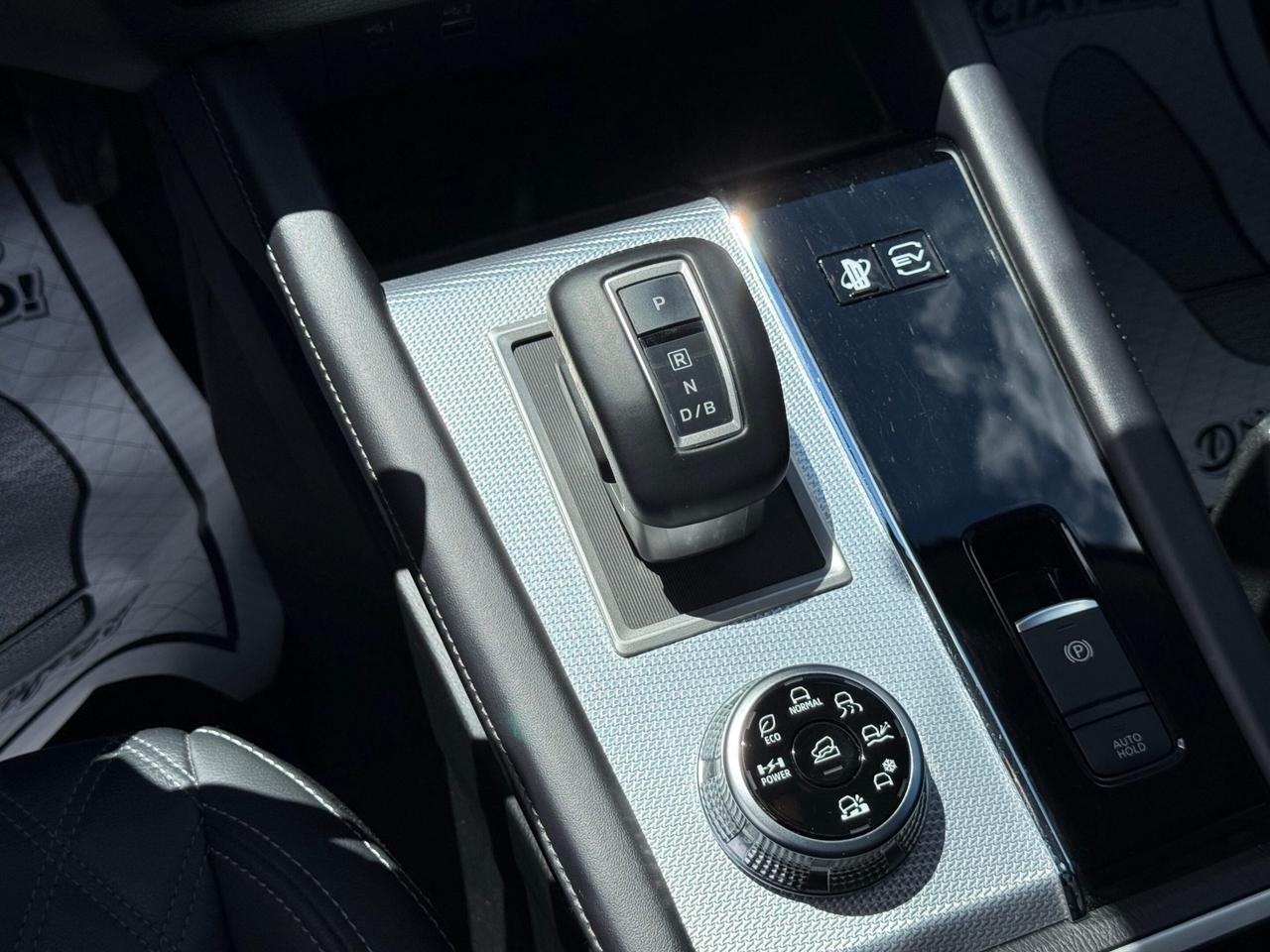 2024 Mitsubishi Outlander GT   S-AWC   PLUG-IN HYBRID   NO ACCIDENT Photo