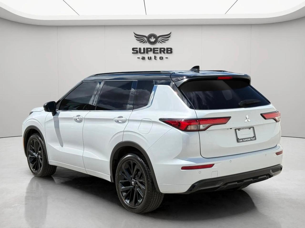 2024 Mitsubishi Outlander GT   S-AWC   PLUG-IN HYBRID   NO ACCIDENT Photo4