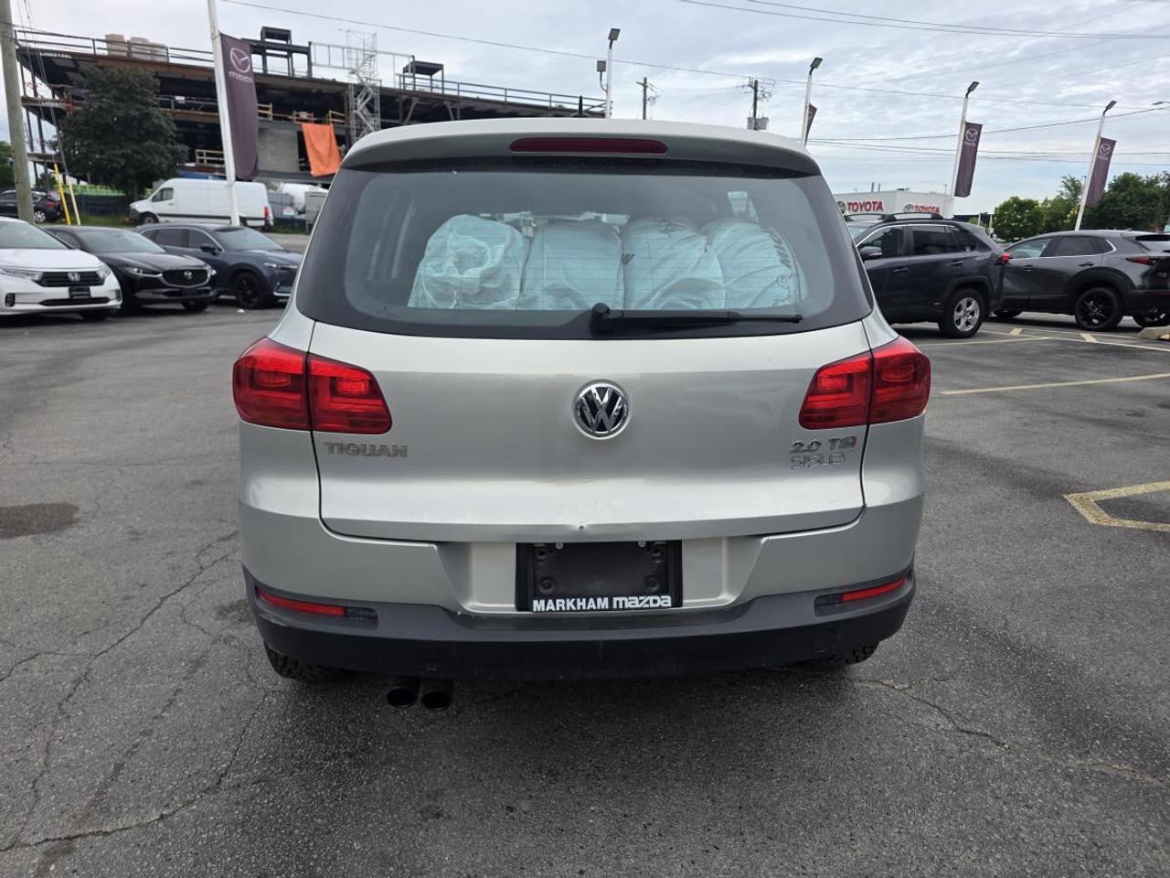 2012 Volkswagen Tiguan AUTO ALLSEASON&WINTER TIRES Photo