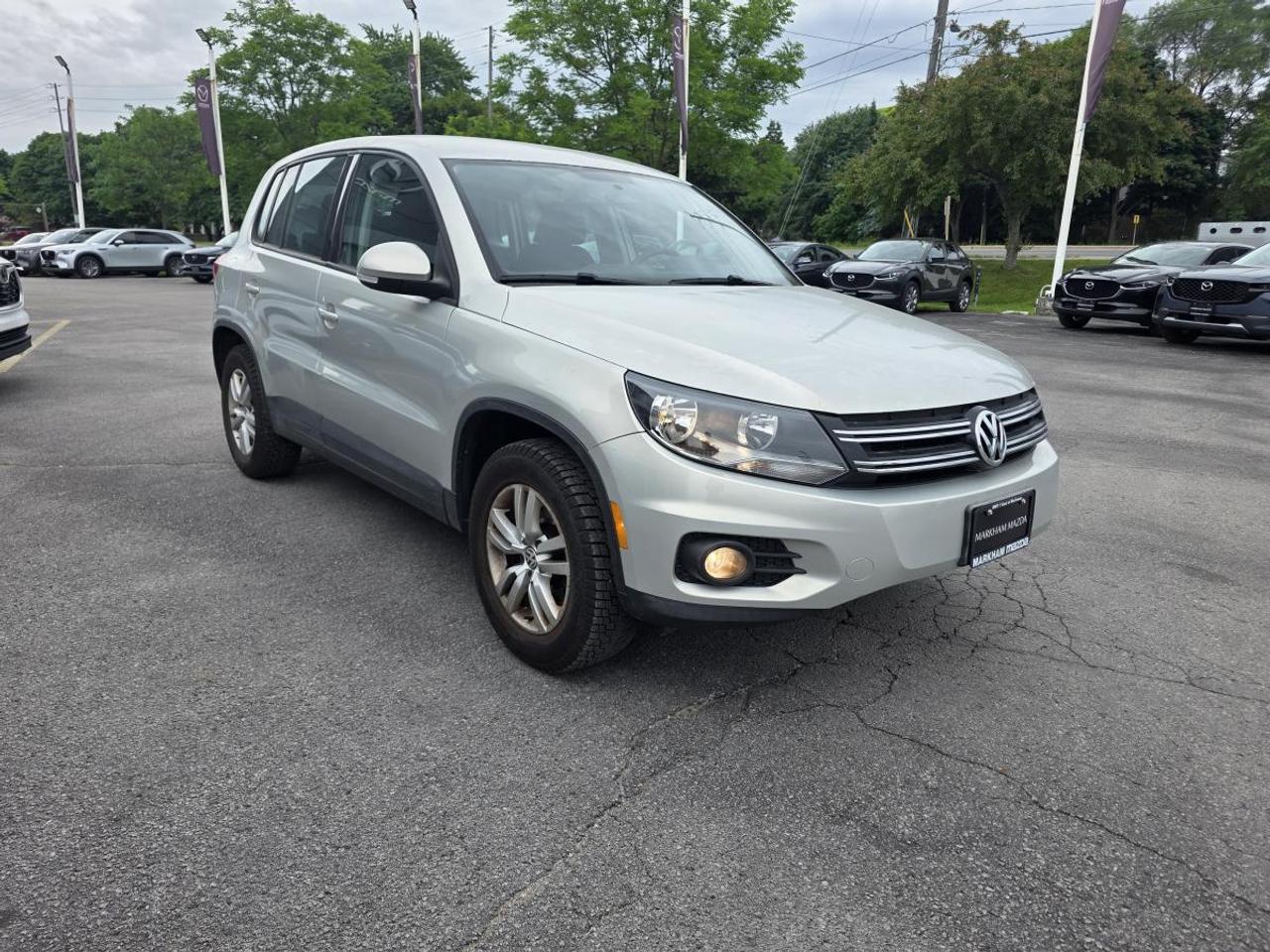 2012 Volkswagen Tiguan AUTO ALLSEASON&WINTER TIRES Photo