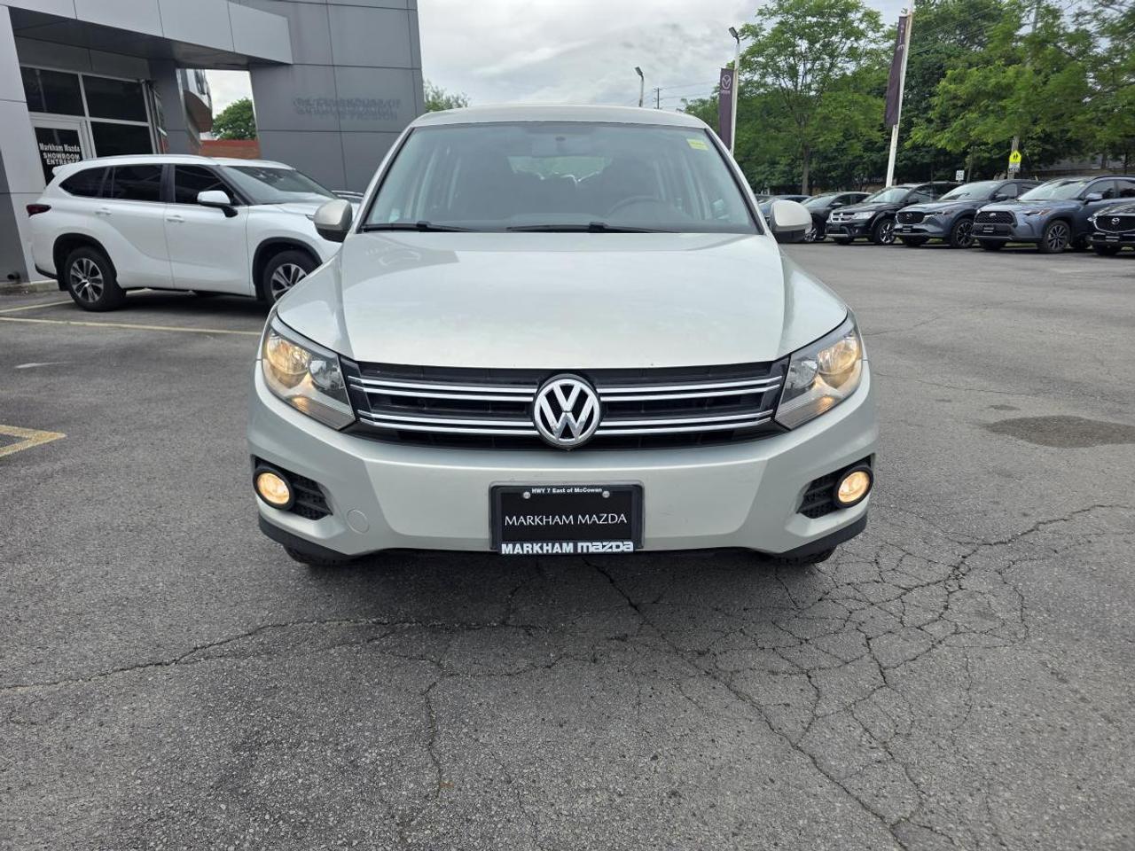 2012 Volkswagen Tiguan AUTO ALLSEASON&WINTER TIRES Photo