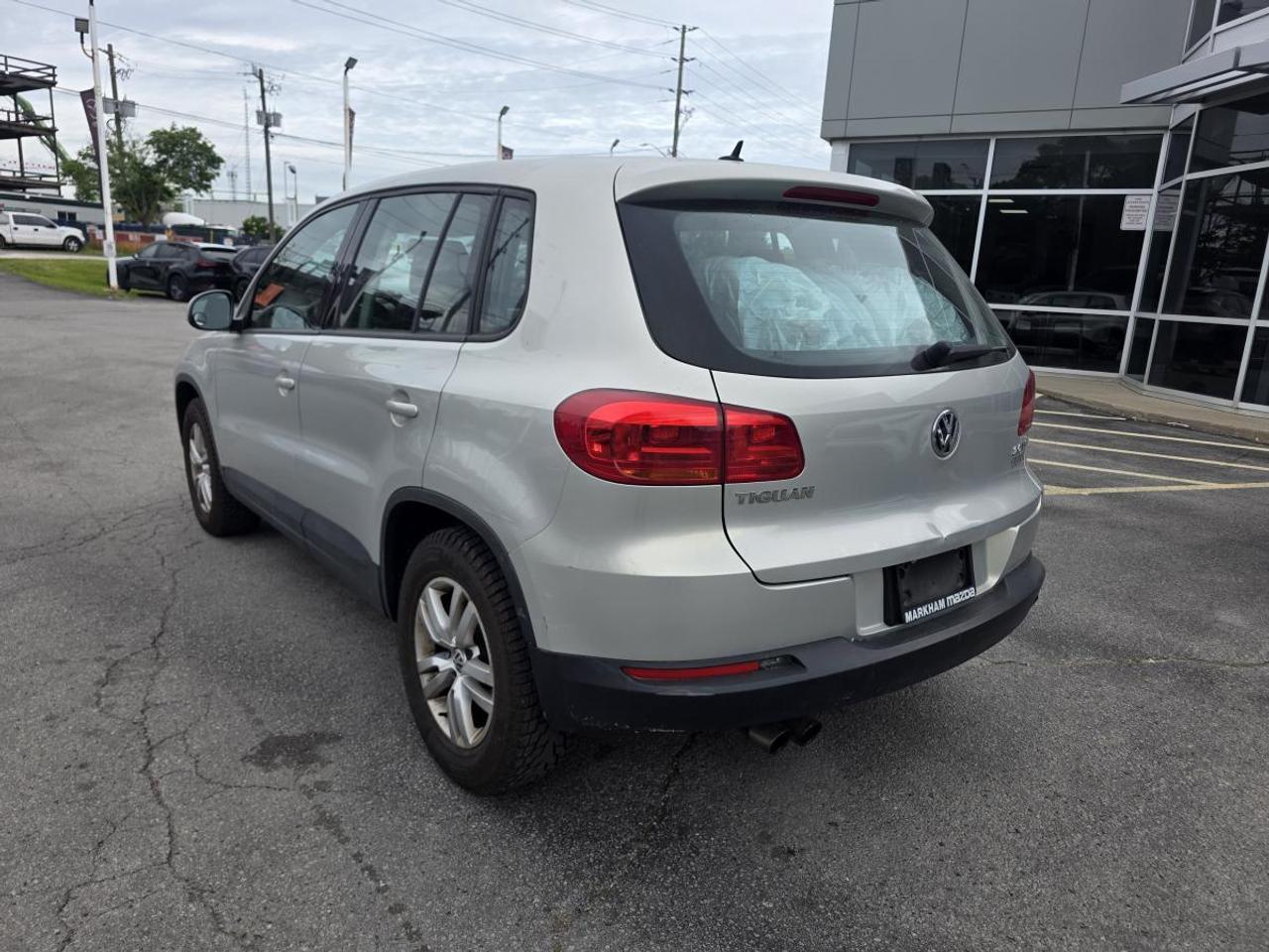 2012 Volkswagen Tiguan AUTO ALLSEASON&WINTER TIRES Photo
