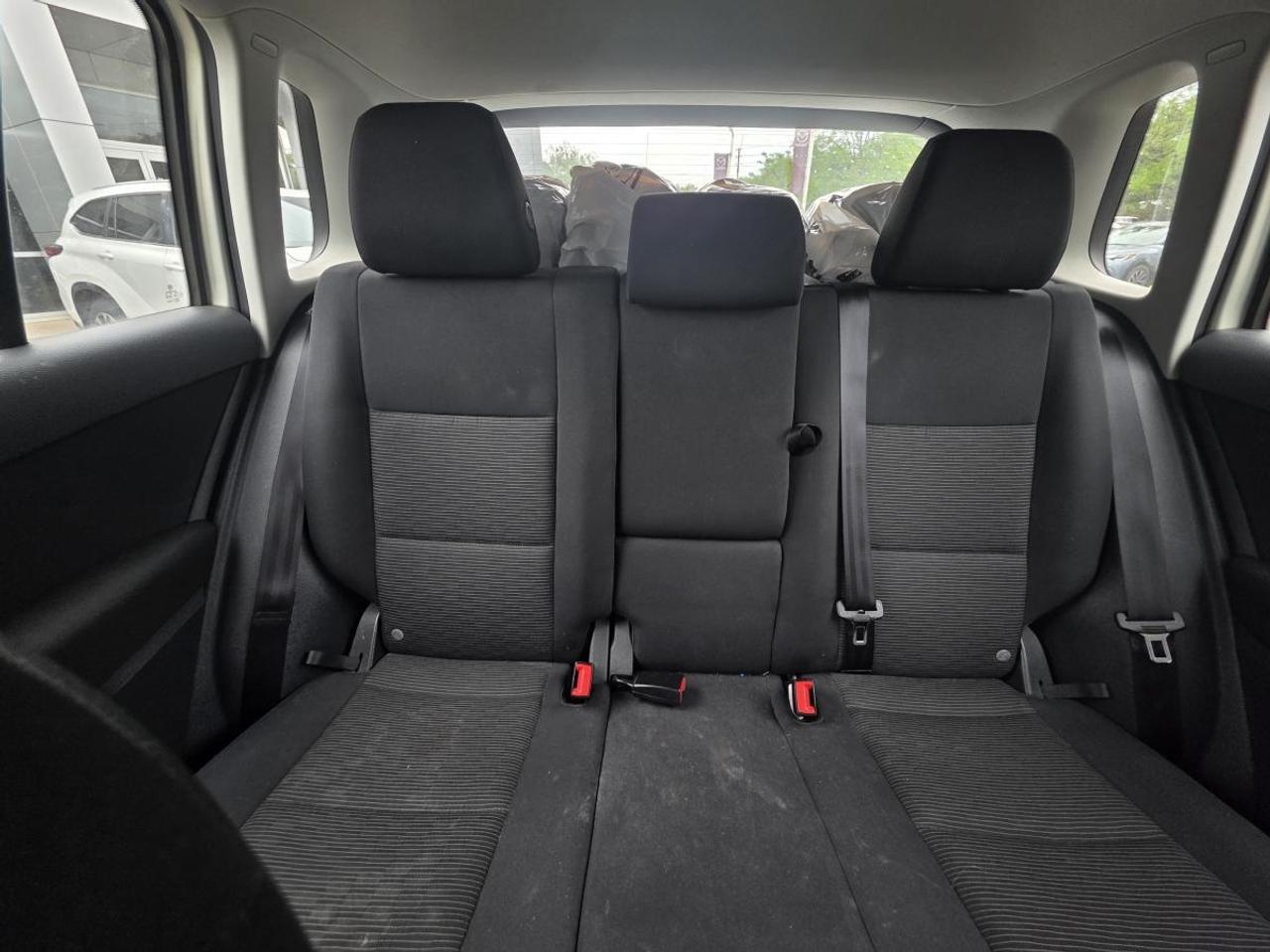 2012 Volkswagen Tiguan AUTO ALLSEASON&WINTER TIRES Photo
