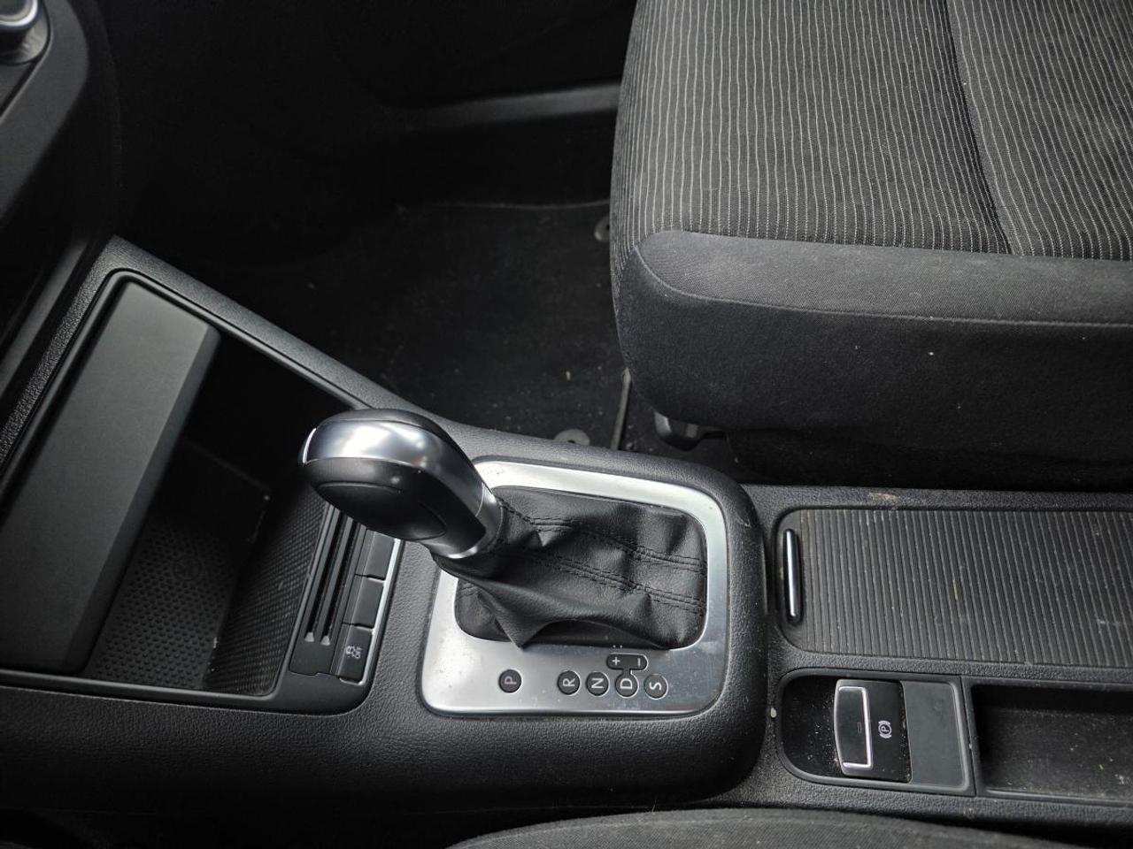 2012 Volkswagen Tiguan AUTO ALLSEASON&WINTER TIRES Photo
