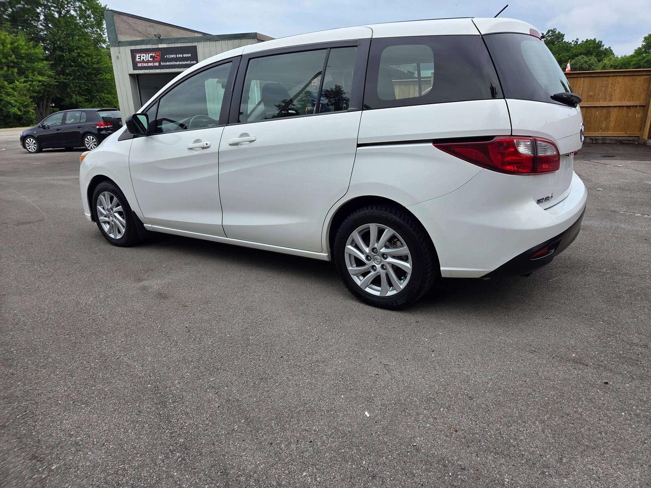 2012 Mazda MAZDA5 GS Photo