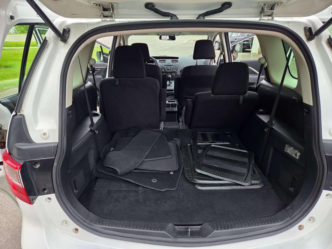 2012 Mazda MAZDA5 GS Photo