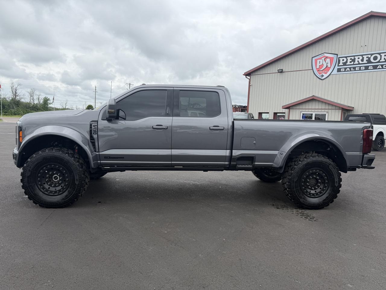 2024 Ford F-450 SUPER DUTY SEVERE DUTY F-450 Photo