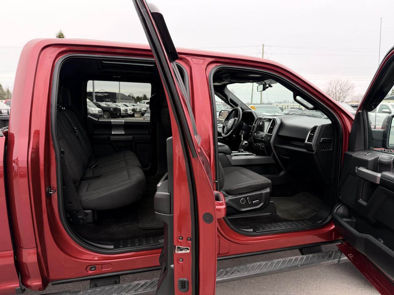 2016 Ford F-150 XLT LEVEL/WHEEL/TIRE PKG! Photo
