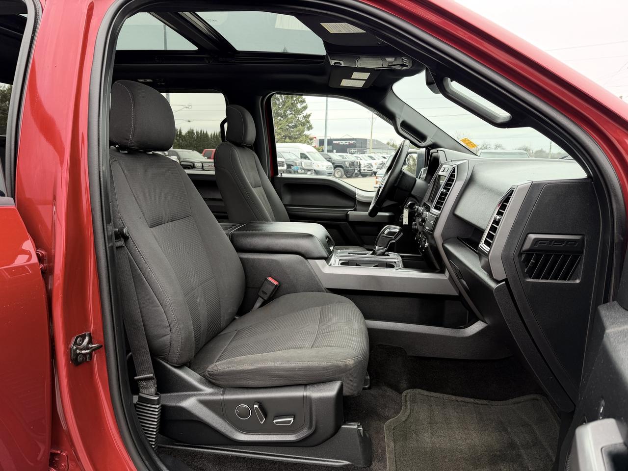 2016 Ford F-150 XLT LEVEL/WHEEL/TIRE PKG! Photo