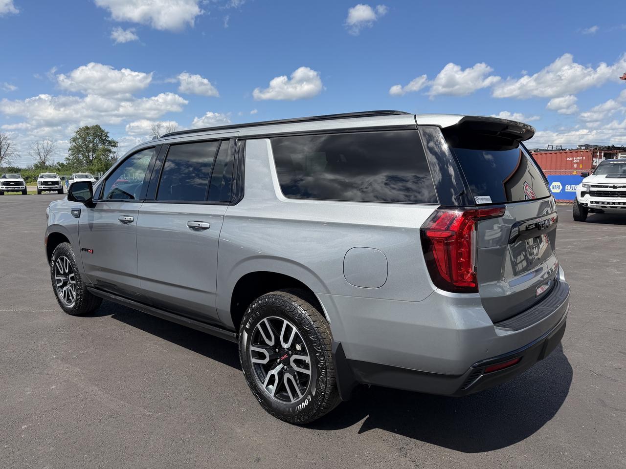 2024 GMC Yukon XL 4WD 4dr AT4 Photo