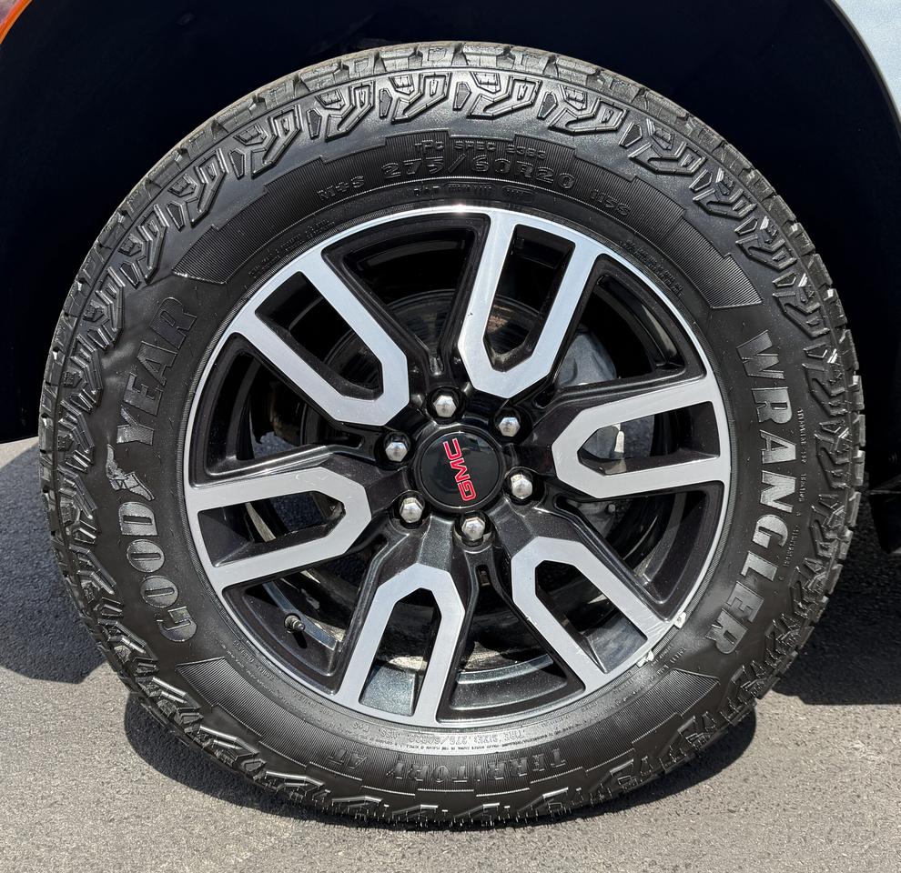 2024 GMC Yukon XL 4WD 4dr AT4 Photo