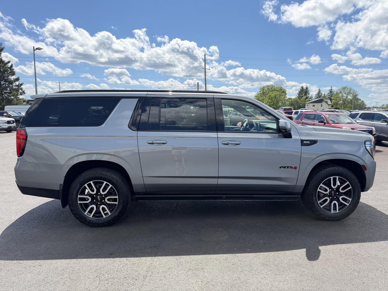 2024 GMC Yukon XL 4WD 4dr AT4 Photo