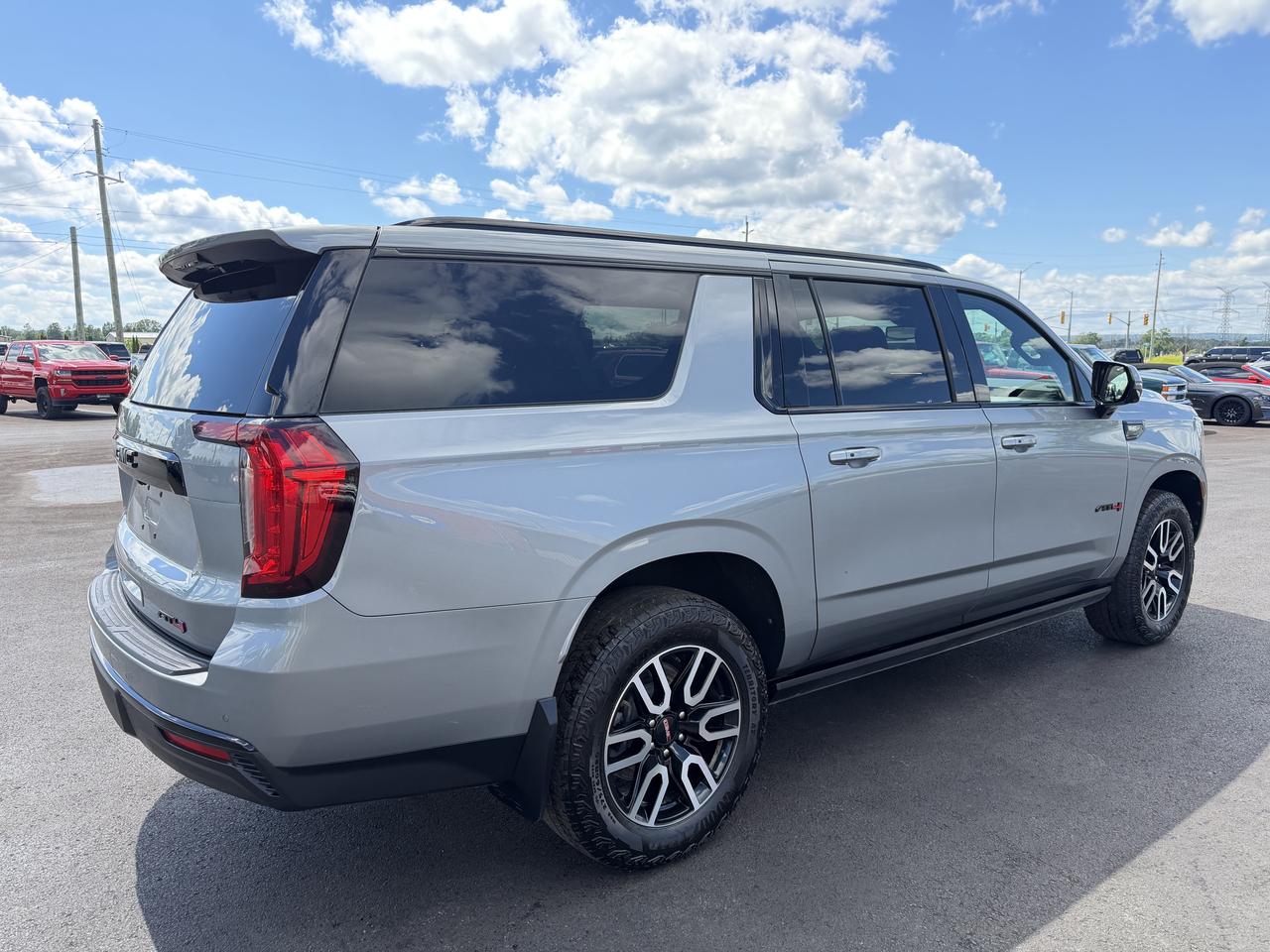 2024 GMC Yukon XL 4WD 4dr AT4 Photo
