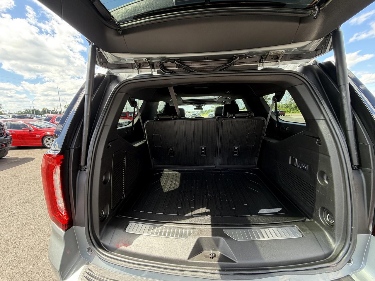 2024 GMC Yukon XL 4WD 4dr AT4 Photo