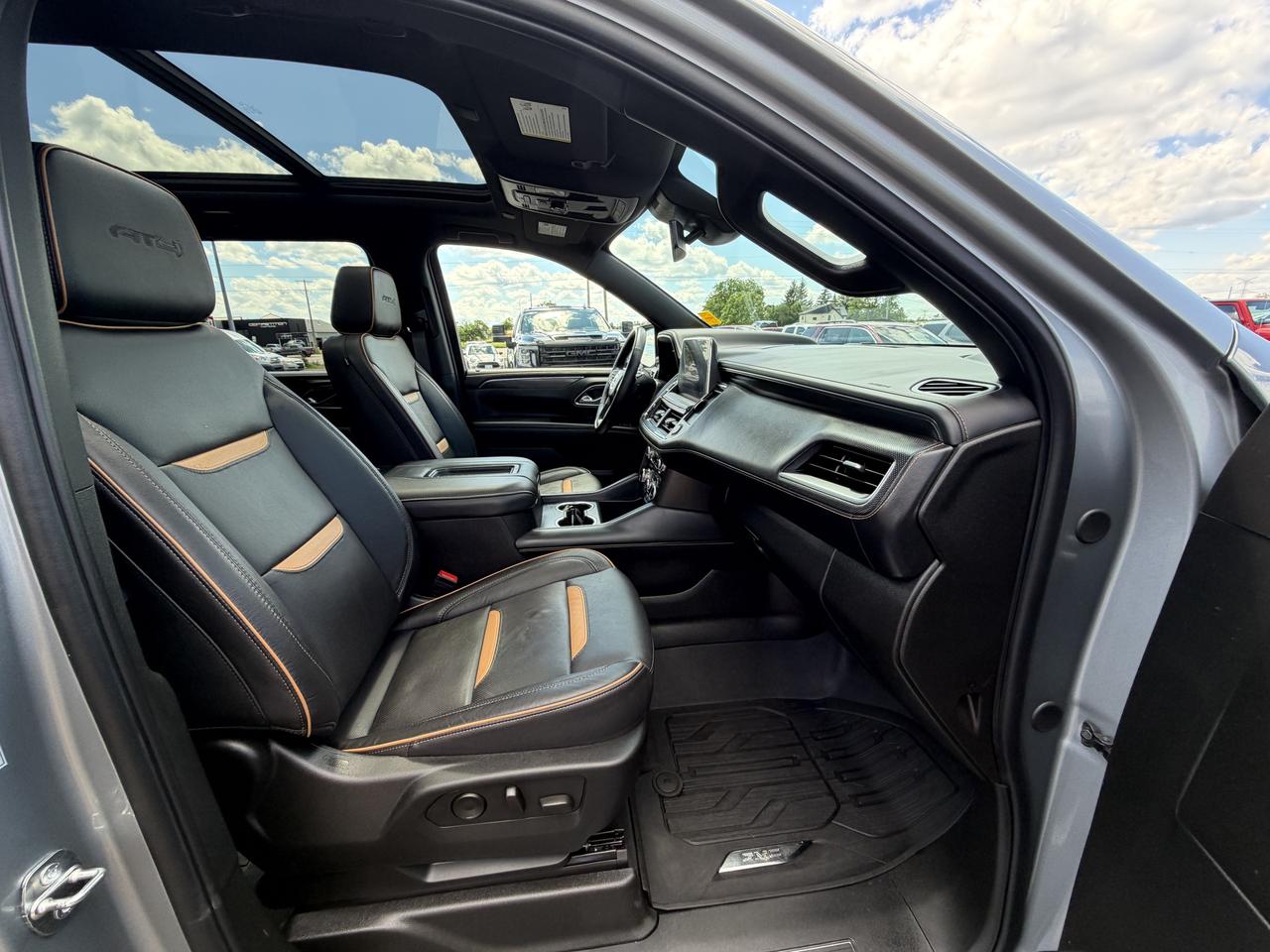 2024 GMC Yukon XL 4WD 4dr AT4 Photo