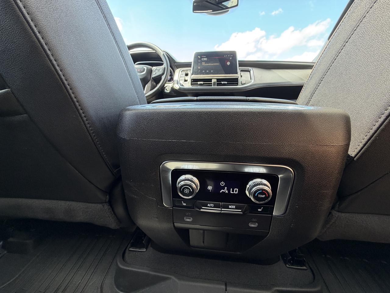 2024 GMC Yukon XL 4WD 4dr AT4 Photo