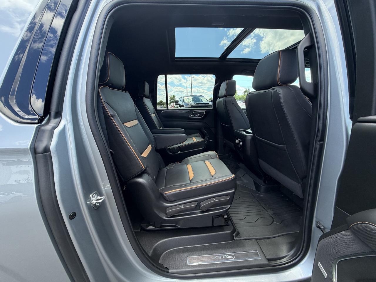 2024 GMC Yukon XL 4WD 4dr AT4 Photo