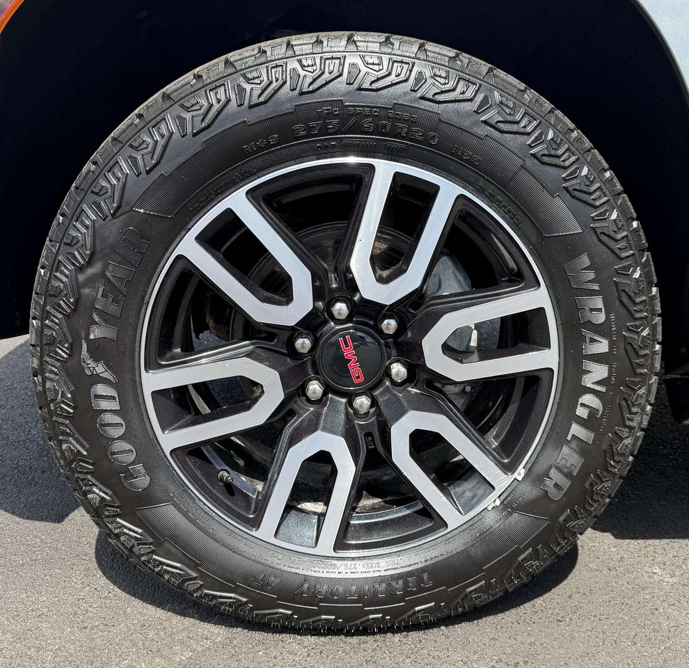 2024 GMC Yukon 4WD 4dr AT4 Photo