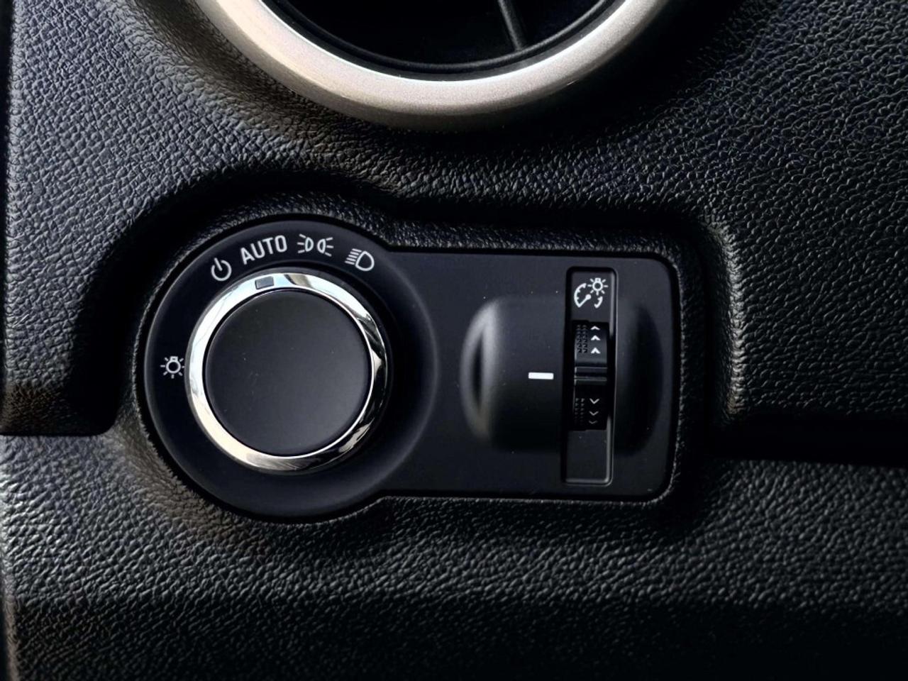 2016 Chevrolet Trax LS Photo