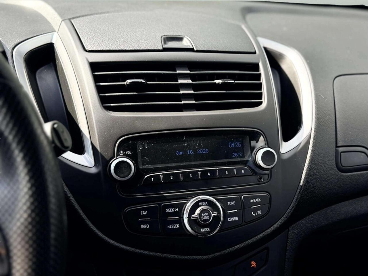 2016 Chevrolet Trax LS Photo