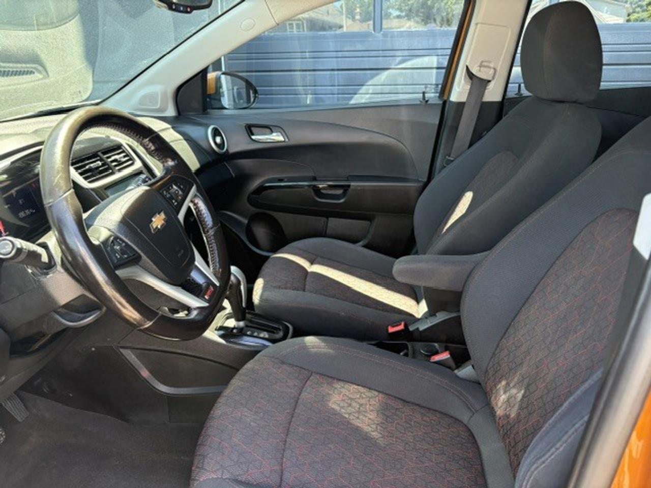 2017 Chevrolet Sonic HB LT, RS PKG, GREAT SHAPE, ECONOMIZER!! Photo2
