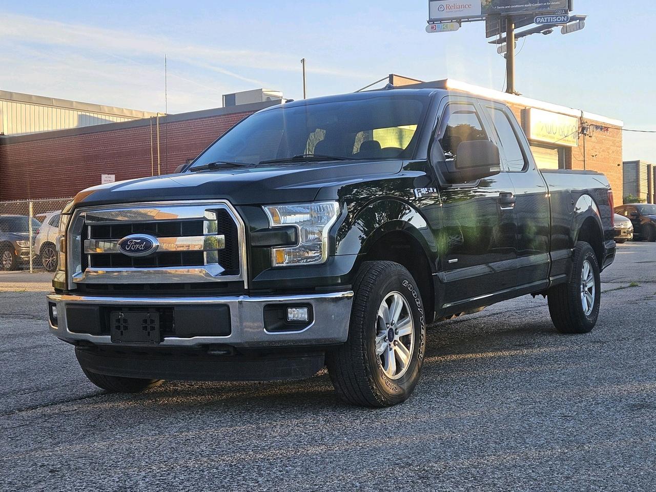 2016 Ford F-150 4WD SuperCab 145 Lariat Photo