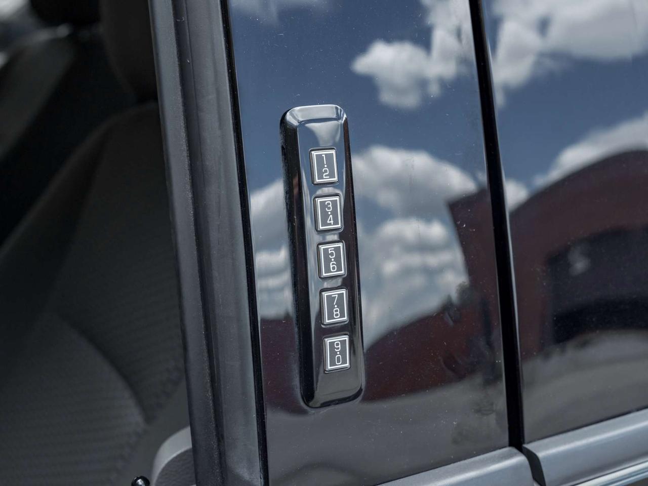 2016 Ford F-150 4WD SuperCab 145 Lariat Photo