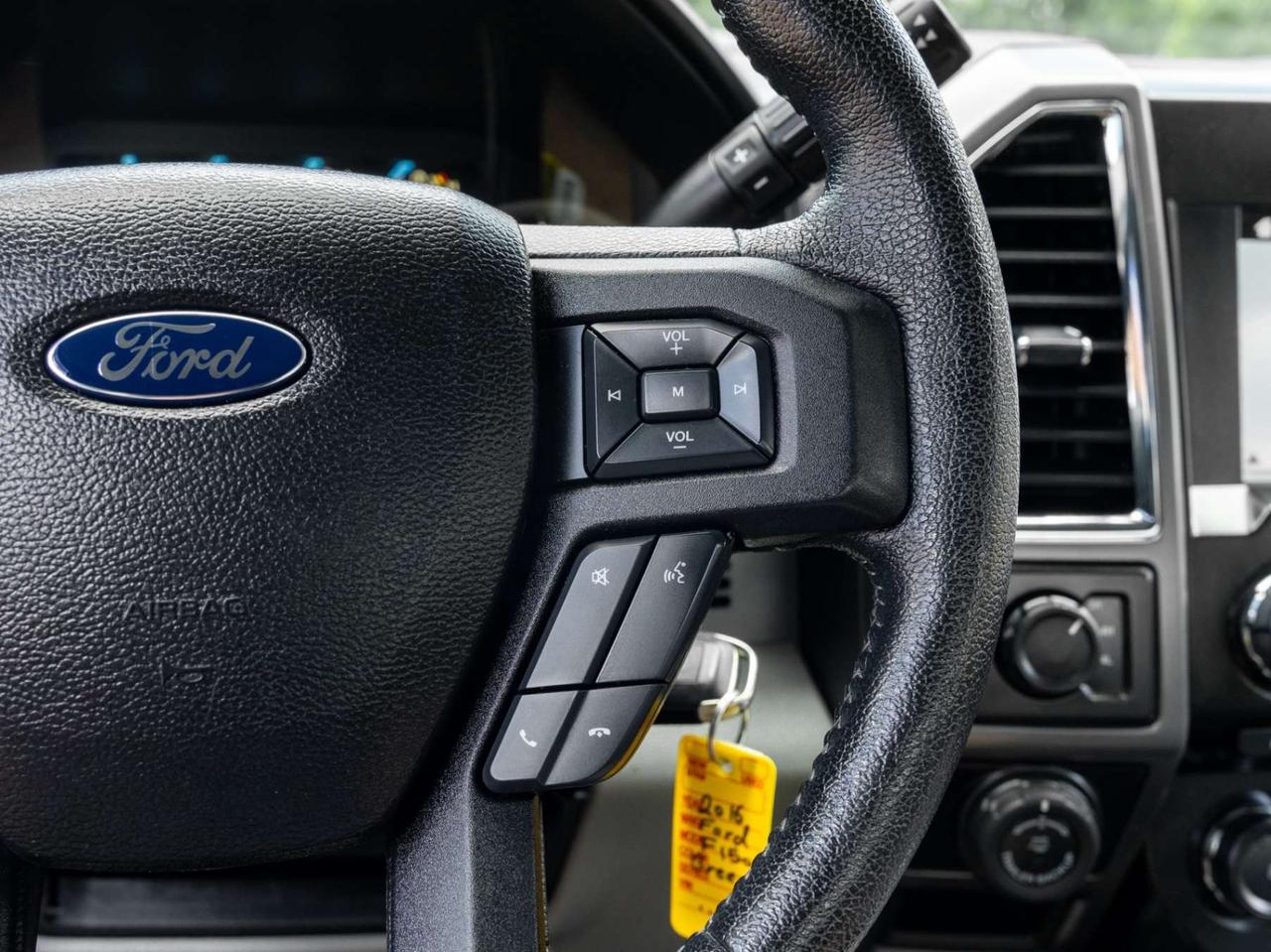 2016 Ford F-150 4WD SuperCab 145 Lariat Photo