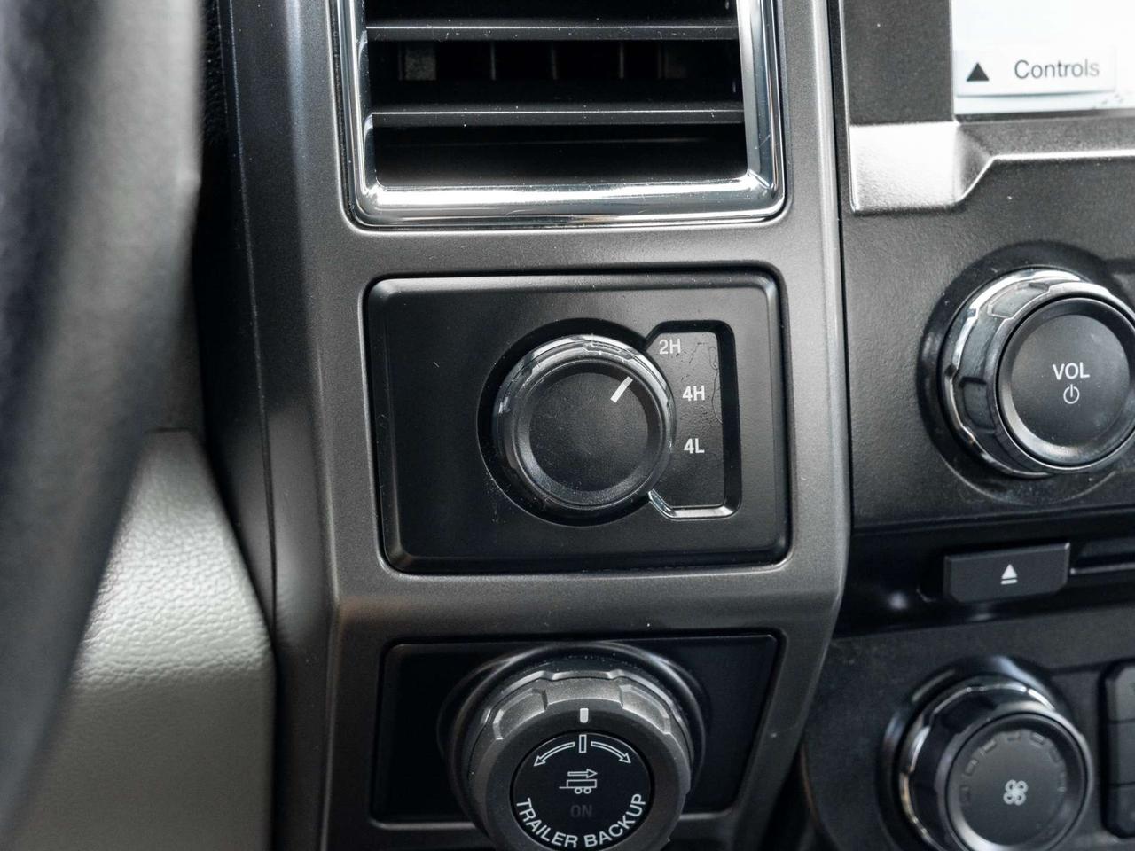 2016 Ford F-150 4WD SuperCab 145 Lariat Photo