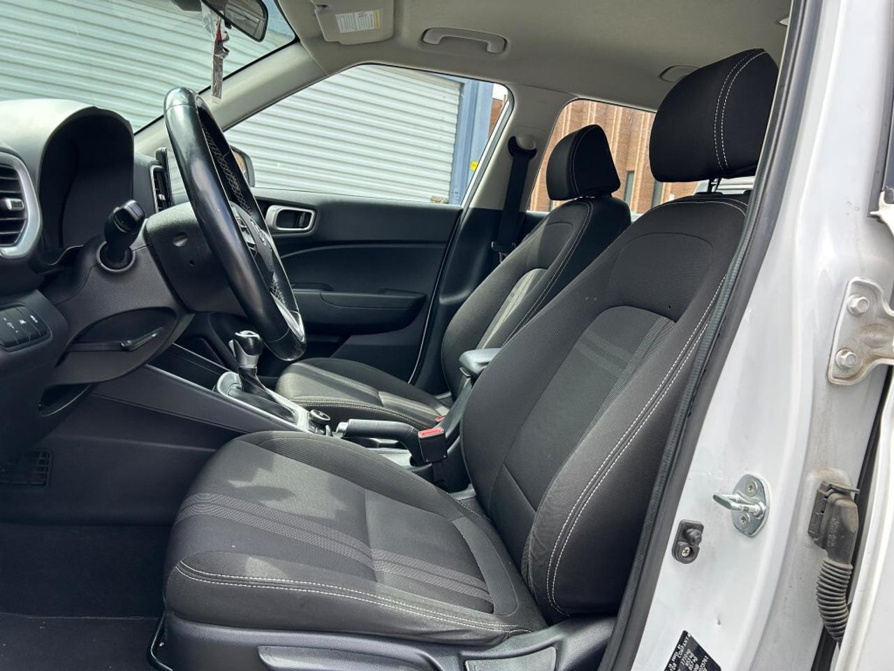 2021 Hyundai Venue Preferred   Clean Carfax   Carplay   Heated Seats Photo4