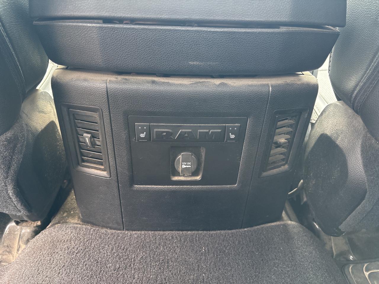 2016 RAM 1500 Laramie Photo