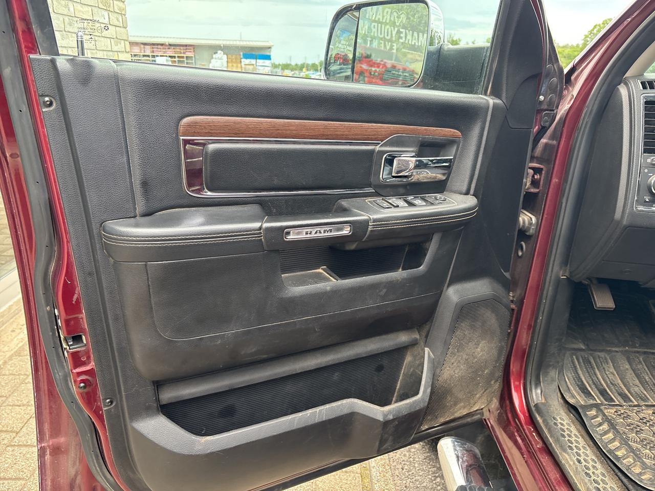 2016 RAM 1500 Laramie Photo
