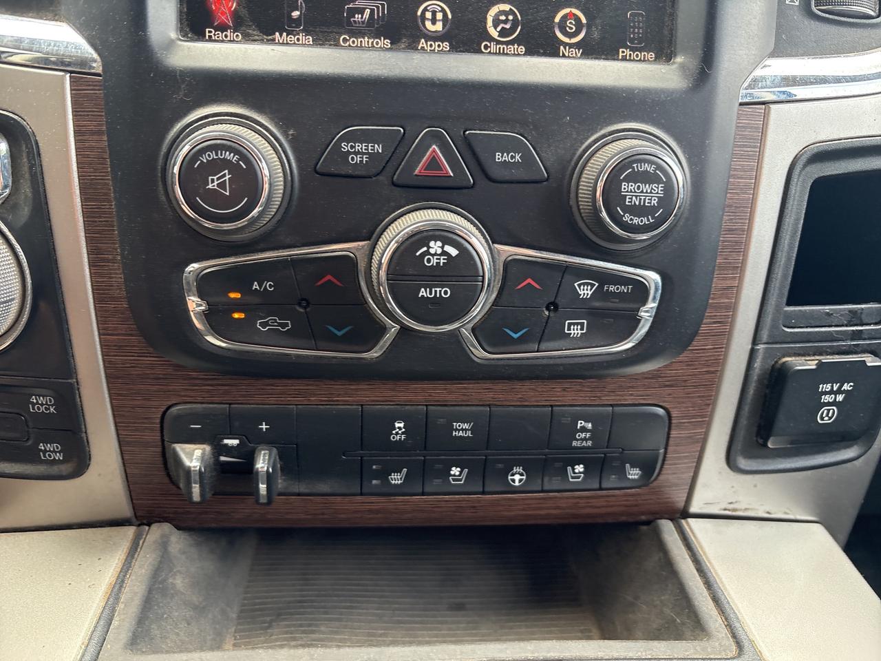 2016 RAM 1500 Laramie Photo