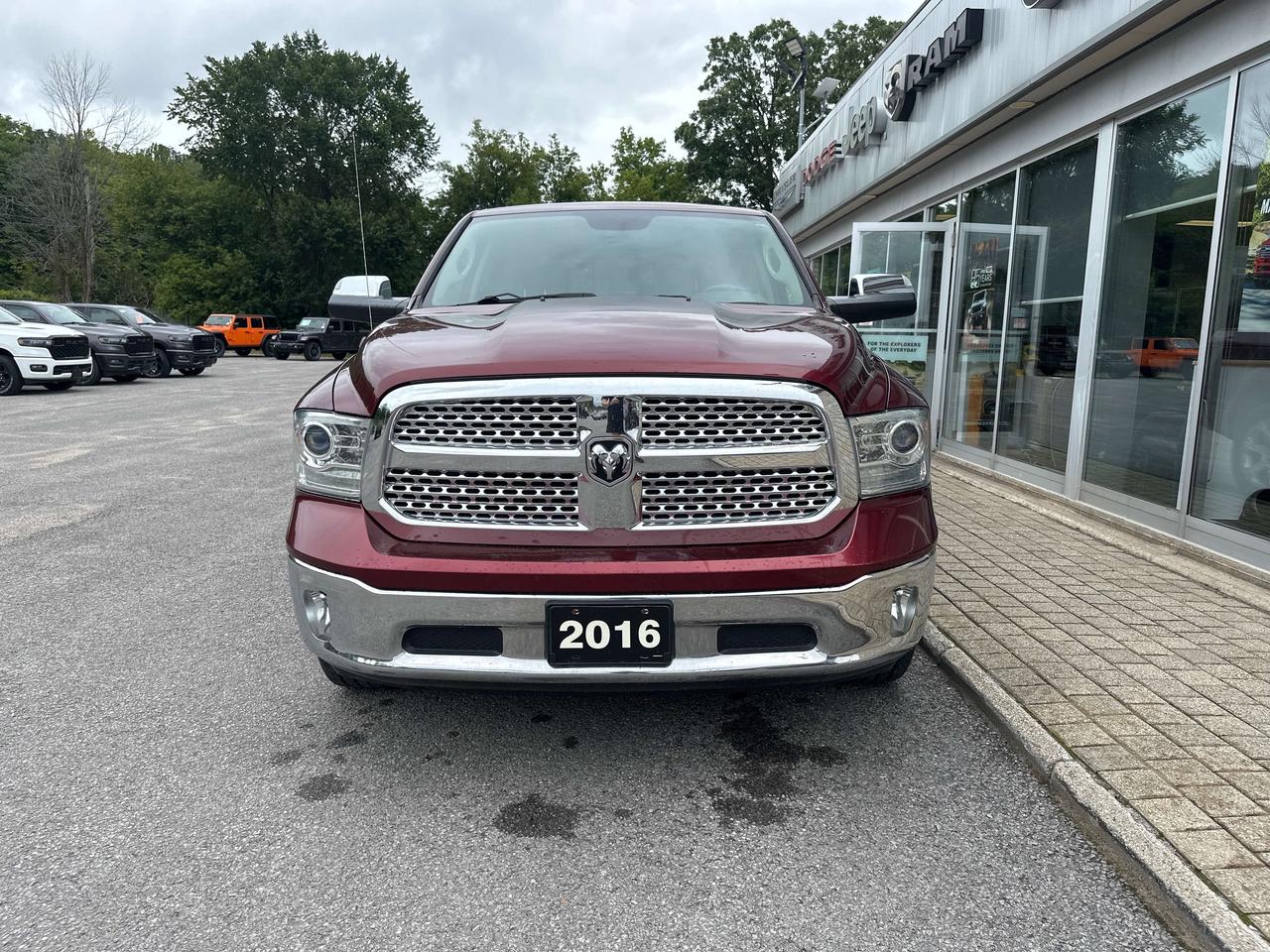 2016 RAM 1500 Laramie Photo5