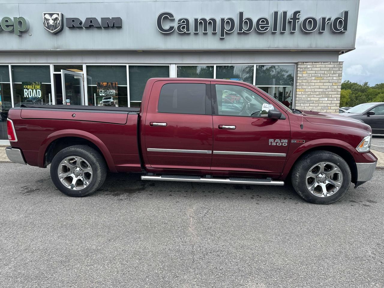 2016 RAM 1500 Laramie Photo3
