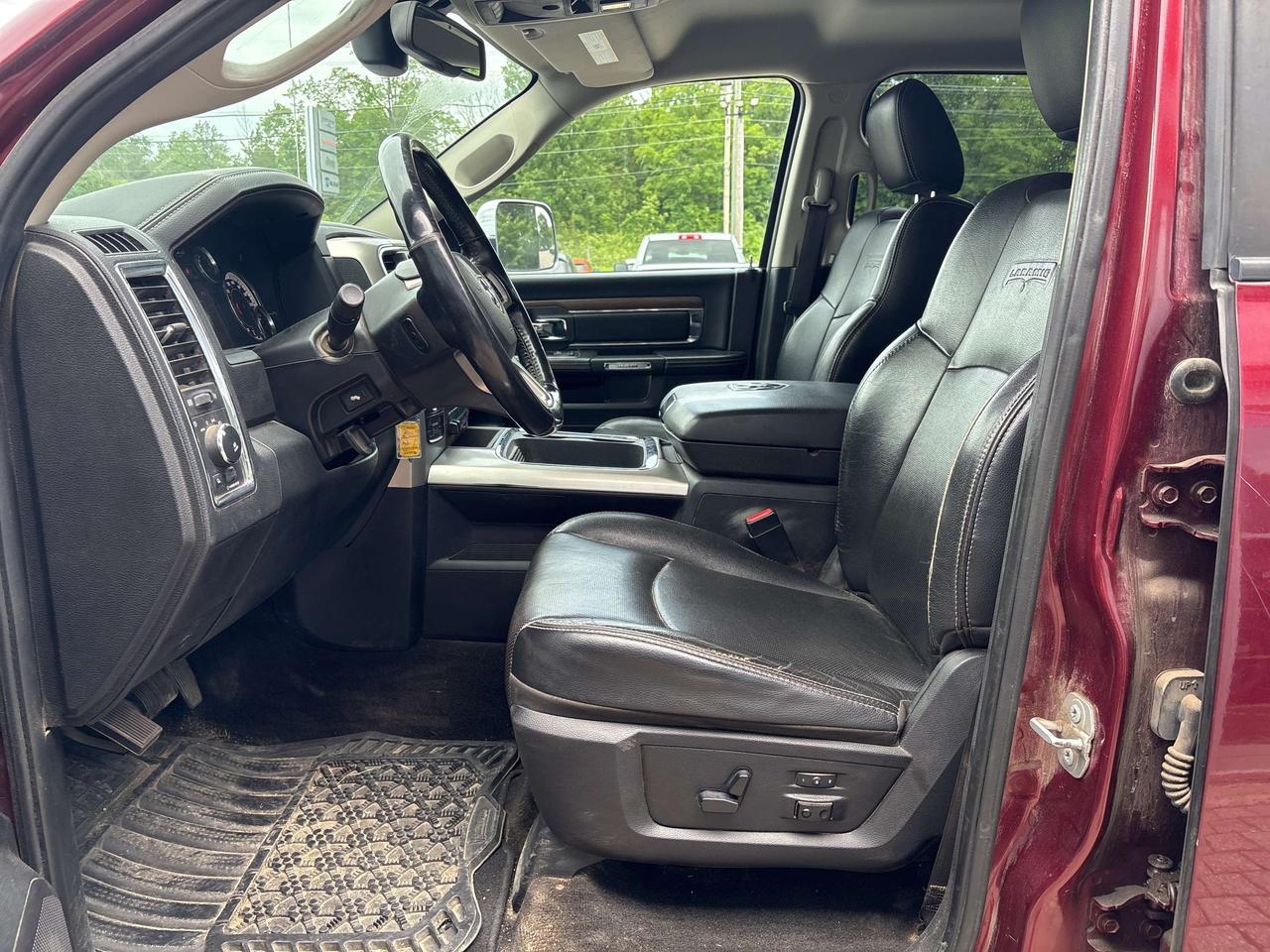2016 RAM 1500 Laramie Photo