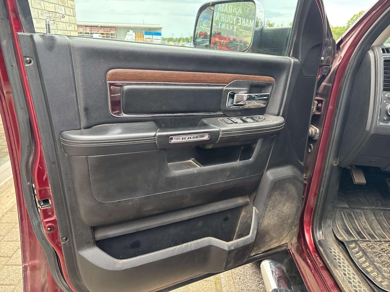 2016 RAM 1500 Laramie Photo