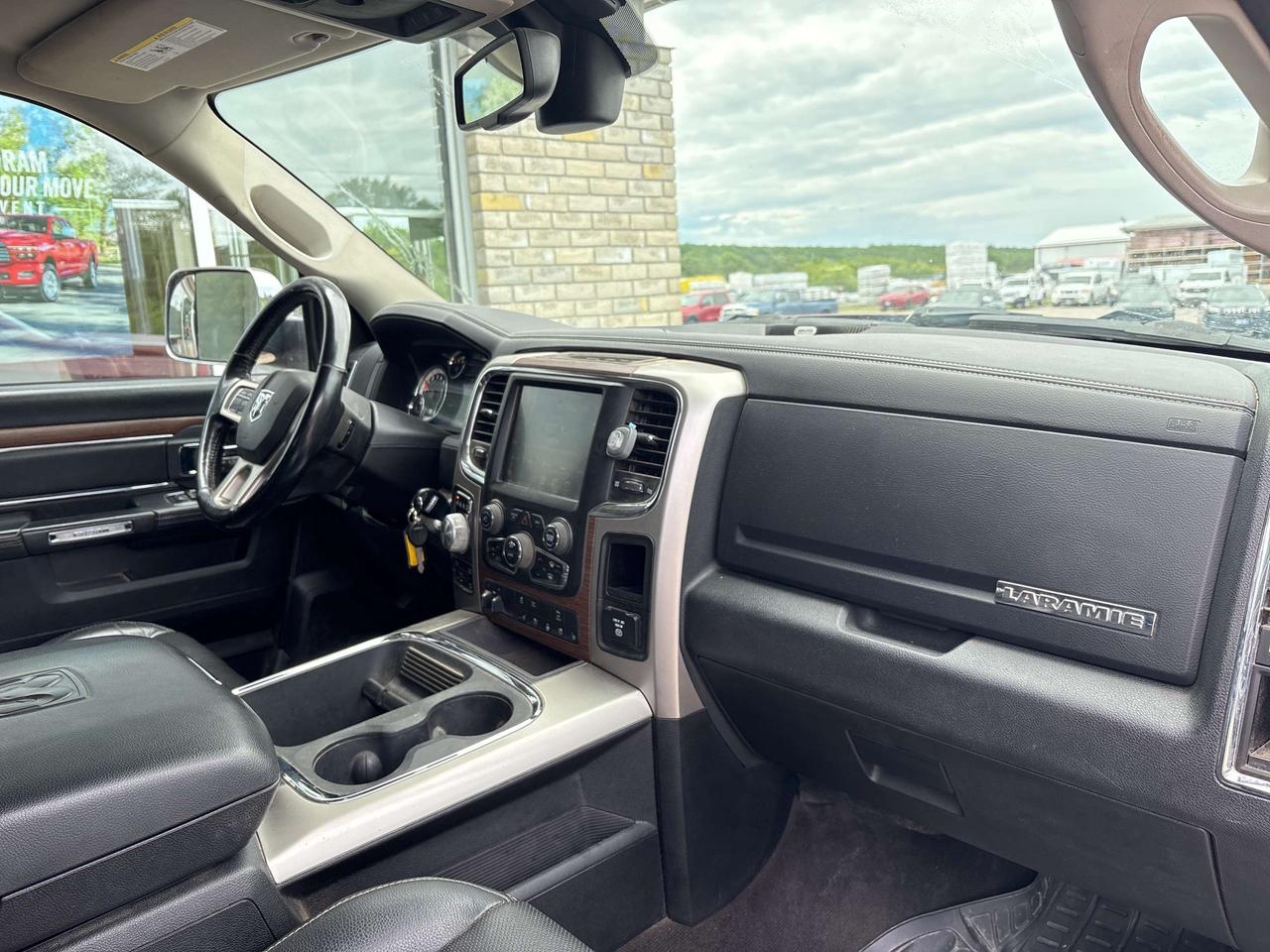 2016 RAM 1500 Laramie Photo