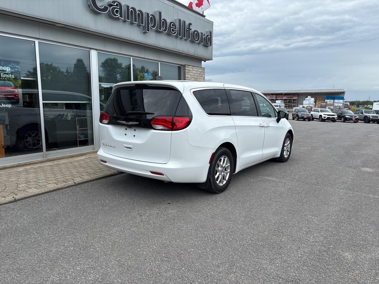 2024 Chrysler Grand Caravan SXT Photo