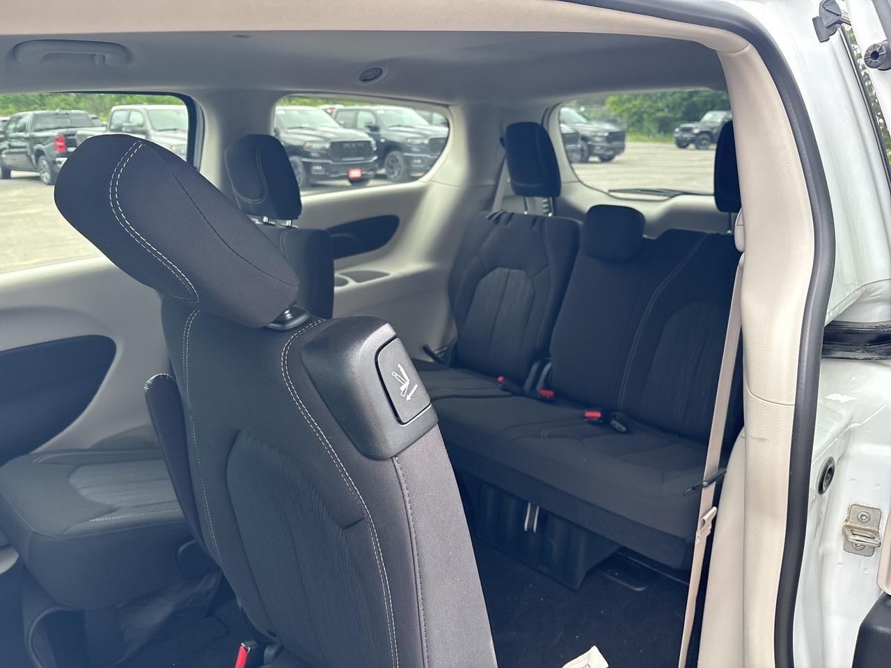 2024 Chrysler Grand Caravan SXT Photo