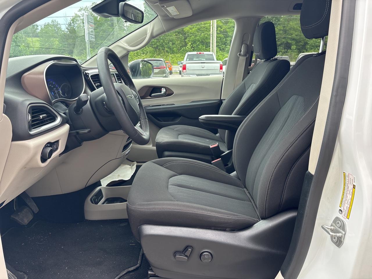 2024 Chrysler Grand Caravan SXT Photo
