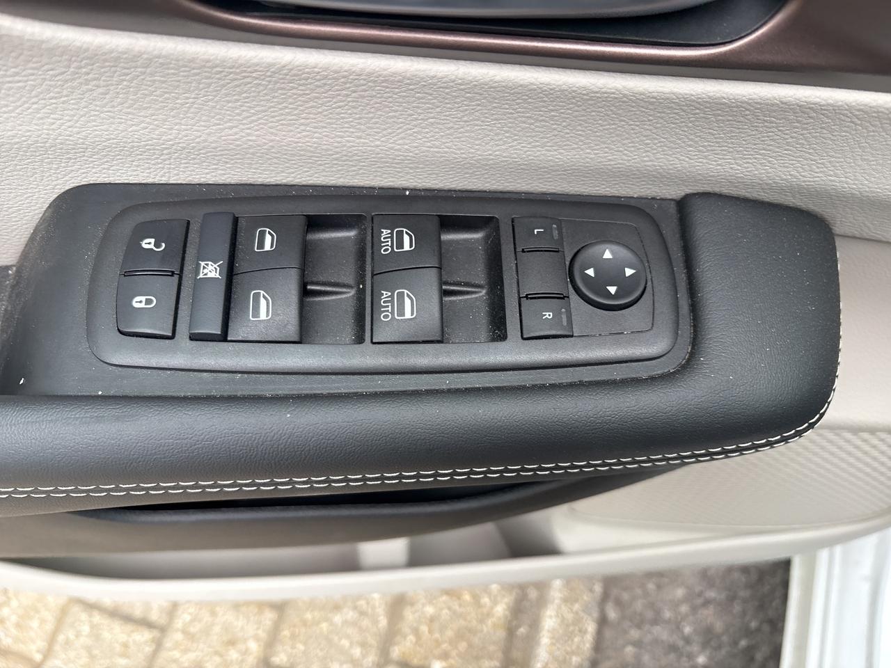 2024 Chrysler Grand Caravan SXT Photo