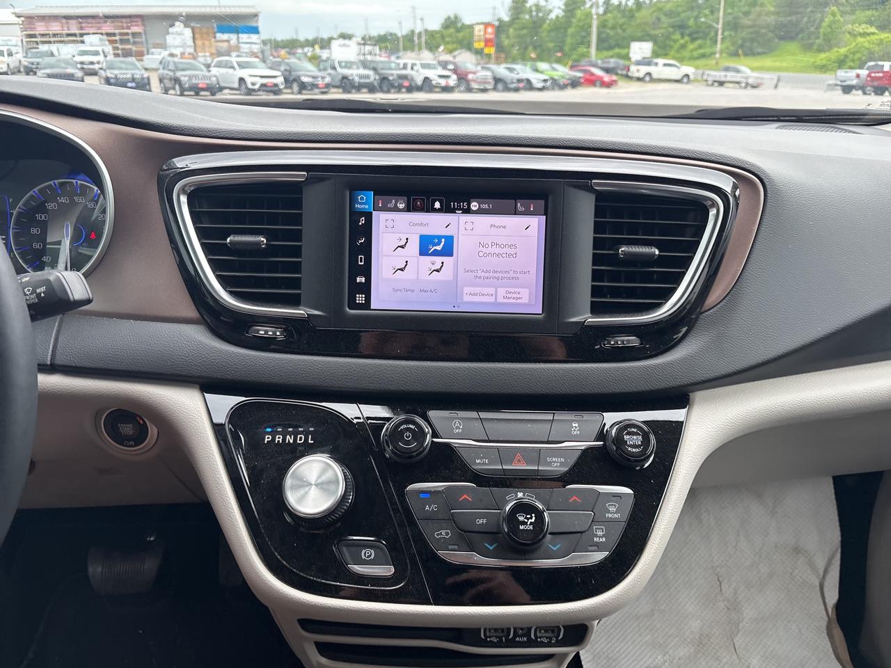 2024 Chrysler Grand Caravan SXT Photo
