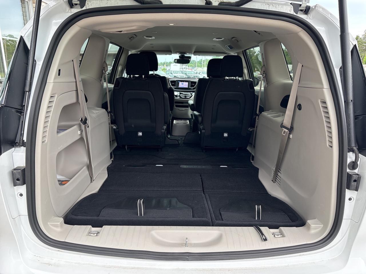 2024 Chrysler Grand Caravan SXT Photo