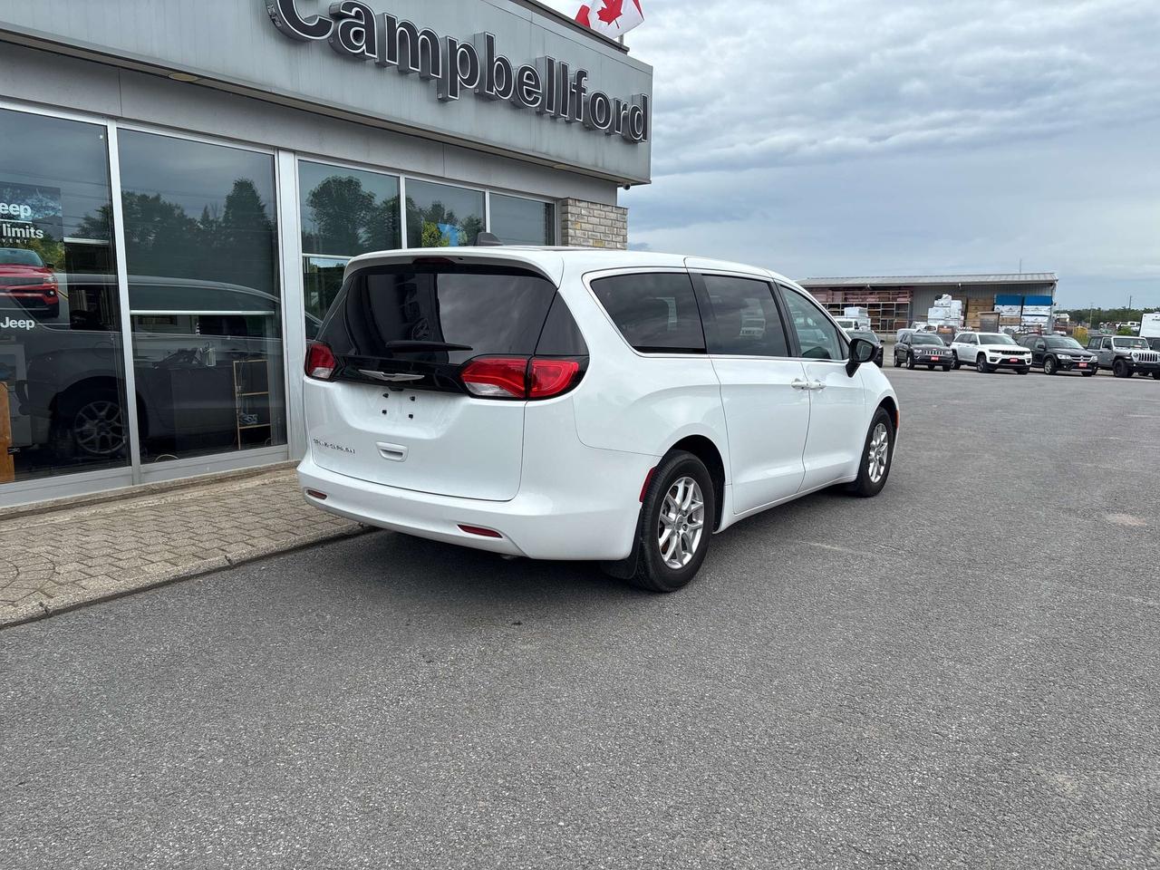 2024 Chrysler Grand Caravan SXT Photo